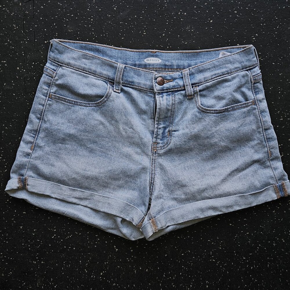 Old Navy Light Wash Cuffed Denim Shorts – Size 6 - Picture 1 of 7